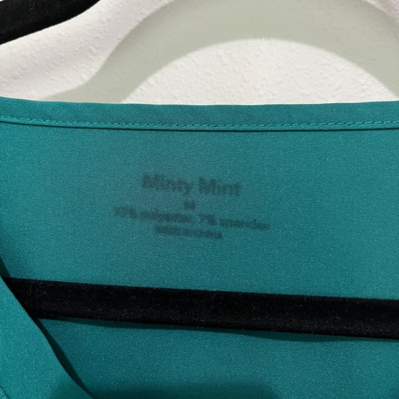 Women’s Minty Mint V Neck Stretch Scrub Top - Picture 2 of 4